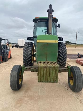 John Deere 4440 Equipment Image0