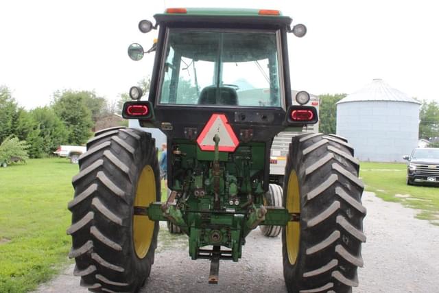 Image of John Deere 4440 equipment image 3