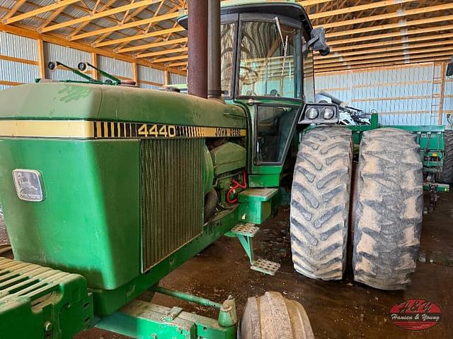 Image of John Deere 4440 equipment image 1