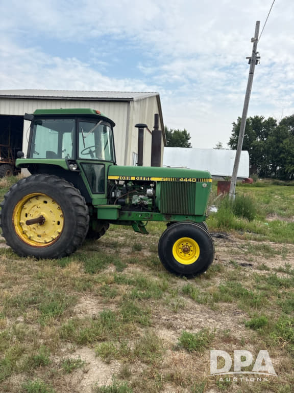 Image of John Deere 4440 equipment image 2