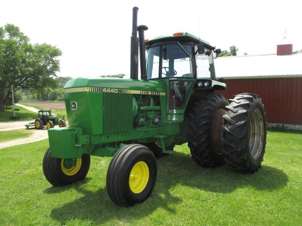 Main image John Deere 4440