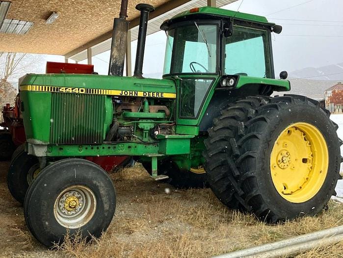 1979 John Deere 4440 Equipment Image0