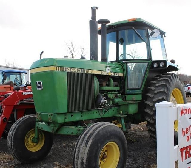 Image of John Deere 4440 equipment image 1