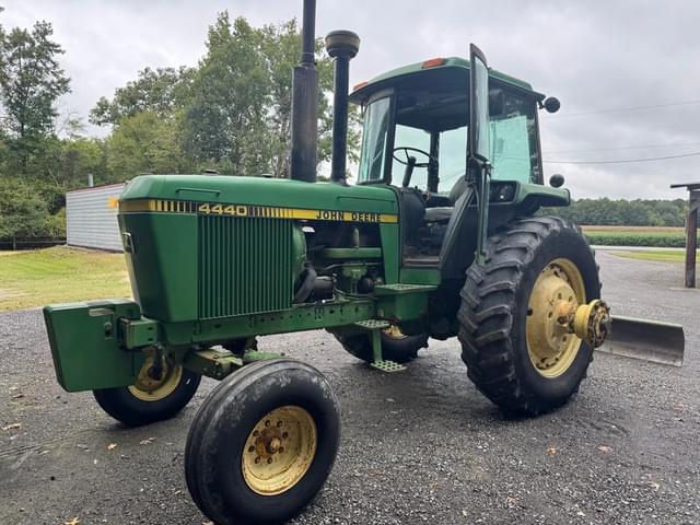 Image of John Deere 4440 equipment image 2