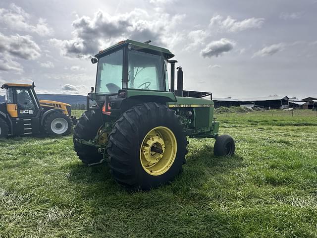 Image of John Deere 4440 equipment image 4