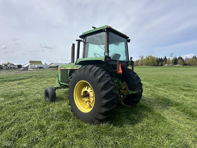 Image of John Deere 4440 equipment image 2