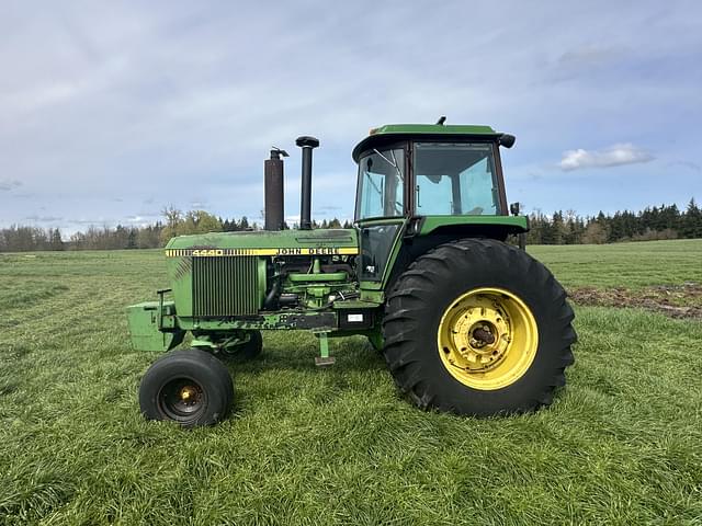 Image of John Deere 4440 equipment image 1