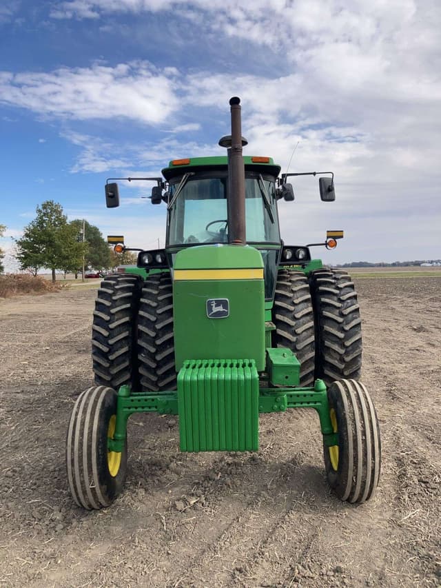Image of John Deere 4440 equipment image 2
