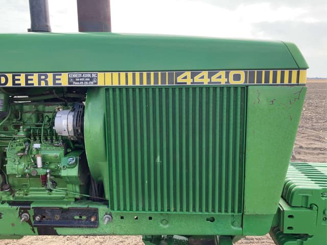 Image of John Deere 4440 equipment image 4