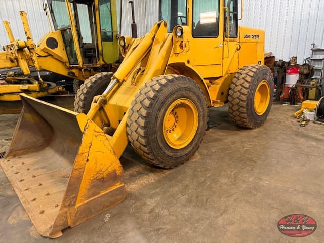 Image of John Deere 444C equipment image 3