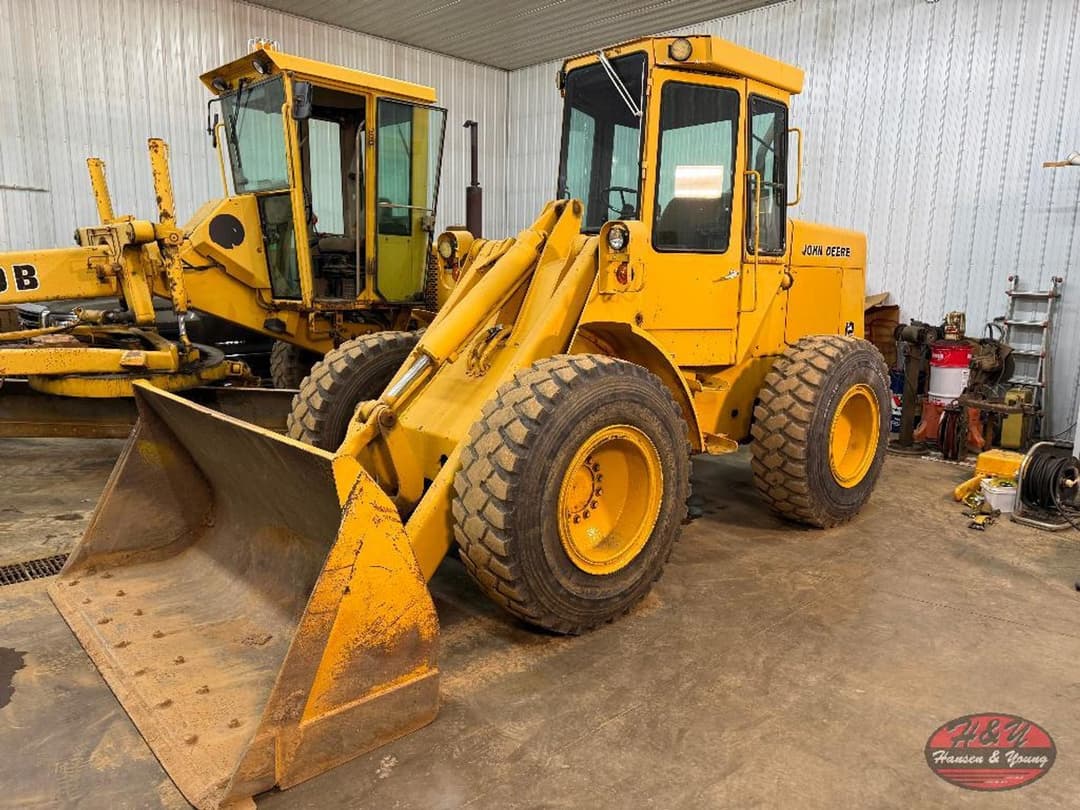 Image of John Deere 444C Primary image