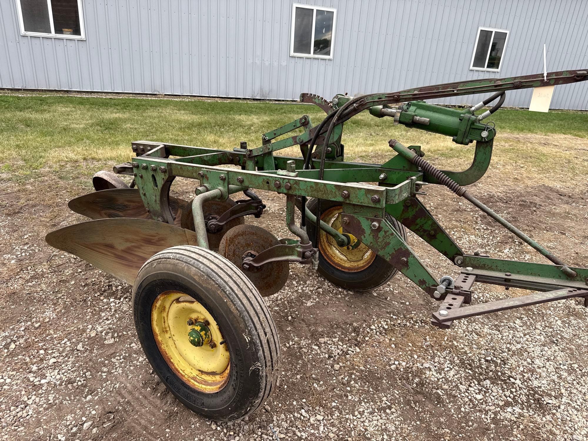 John Deere 444H Equipment Image0