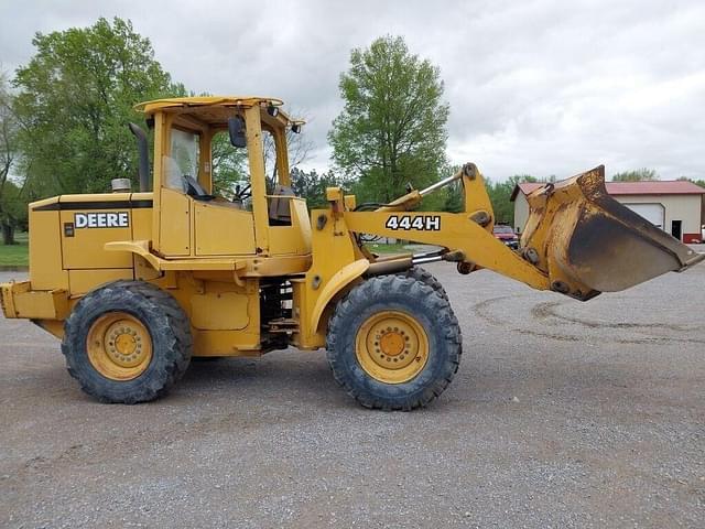 Image of John Deere 444H equipment image 3