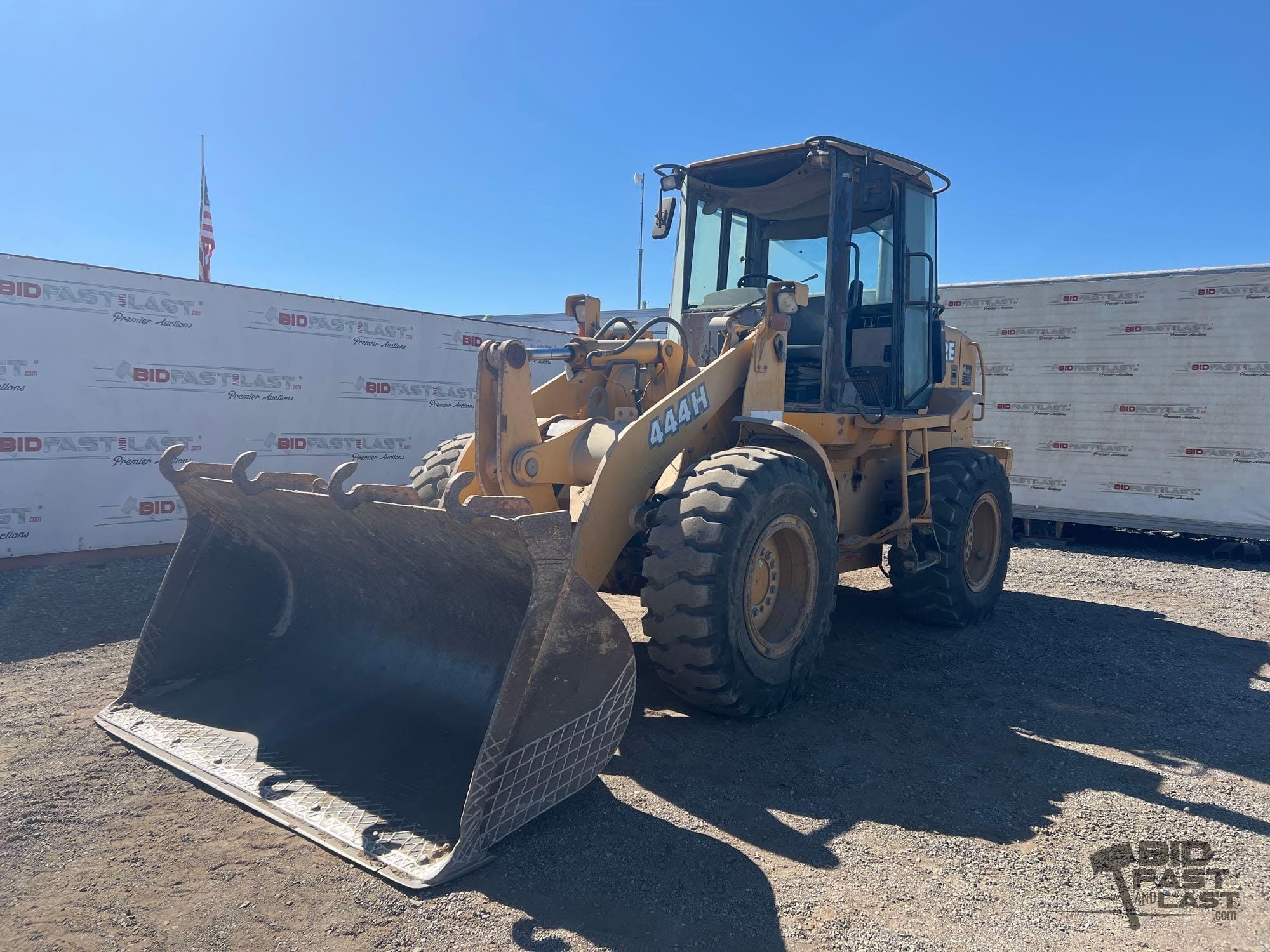 Main image John Deere 444H