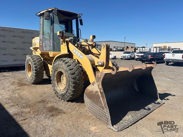 Image of John Deere 444H equipment image 2