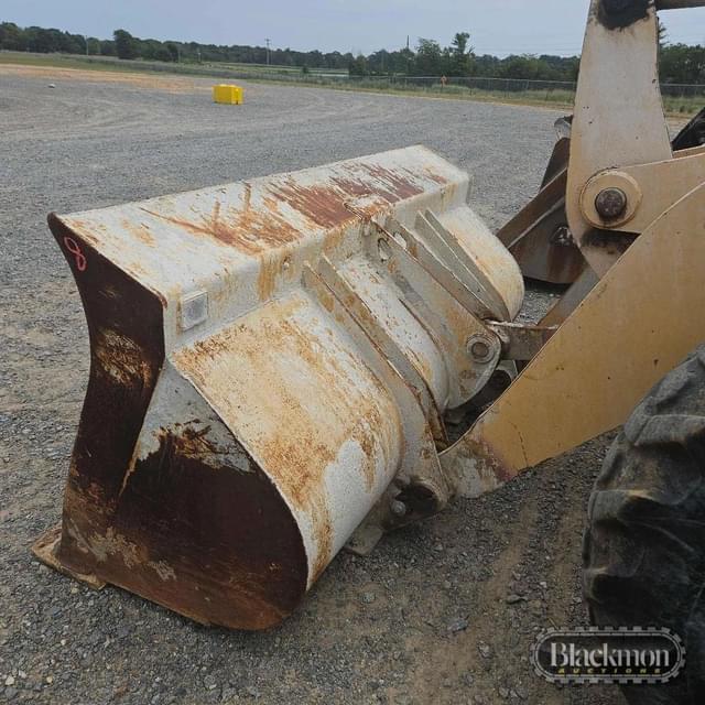 Image of John Deere 444H equipment image 3