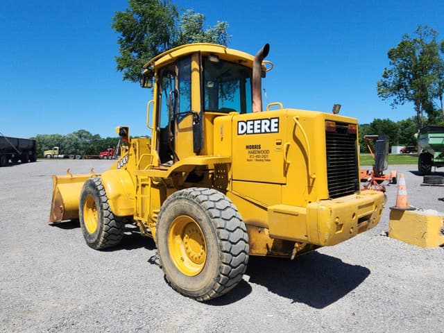 Image of John Deere 444H equipment image 2