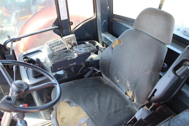 Image of John Deere 444J equipment image 4
