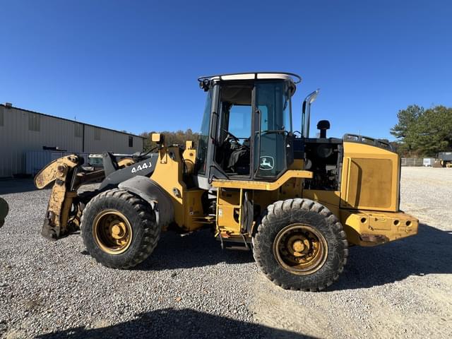 Image of John Deere 444J equipment image 3