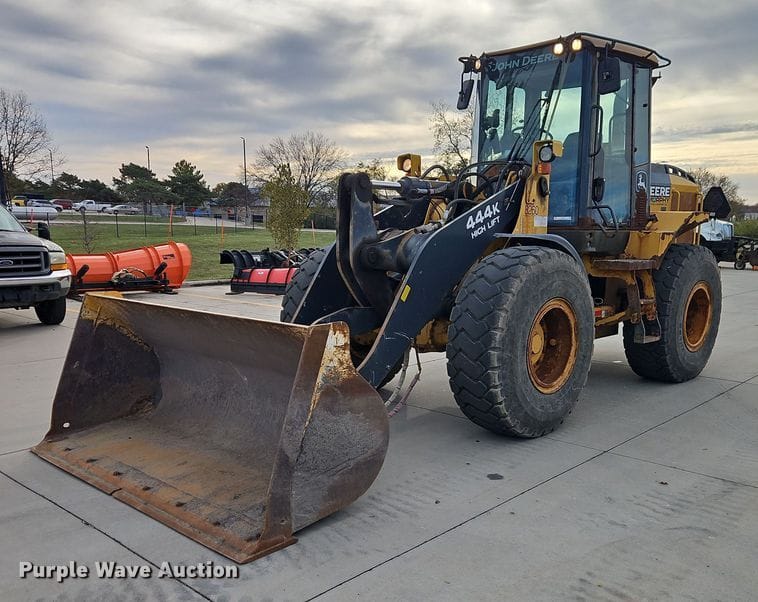 John Deere 444K Equipment Image0