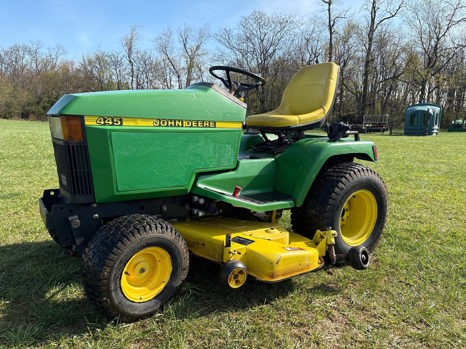 John Deere 445 Equipment Image0