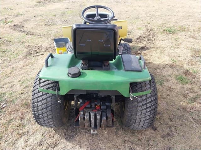 Image of John Deere 445 equipment image 3