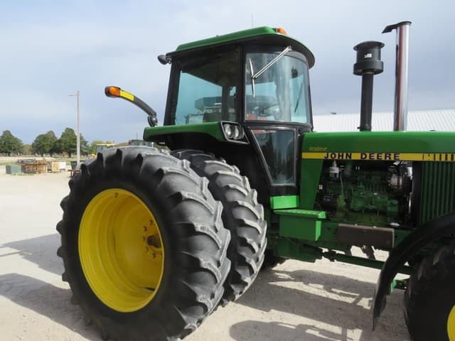 Image of John Deere 4450 equipment image 4