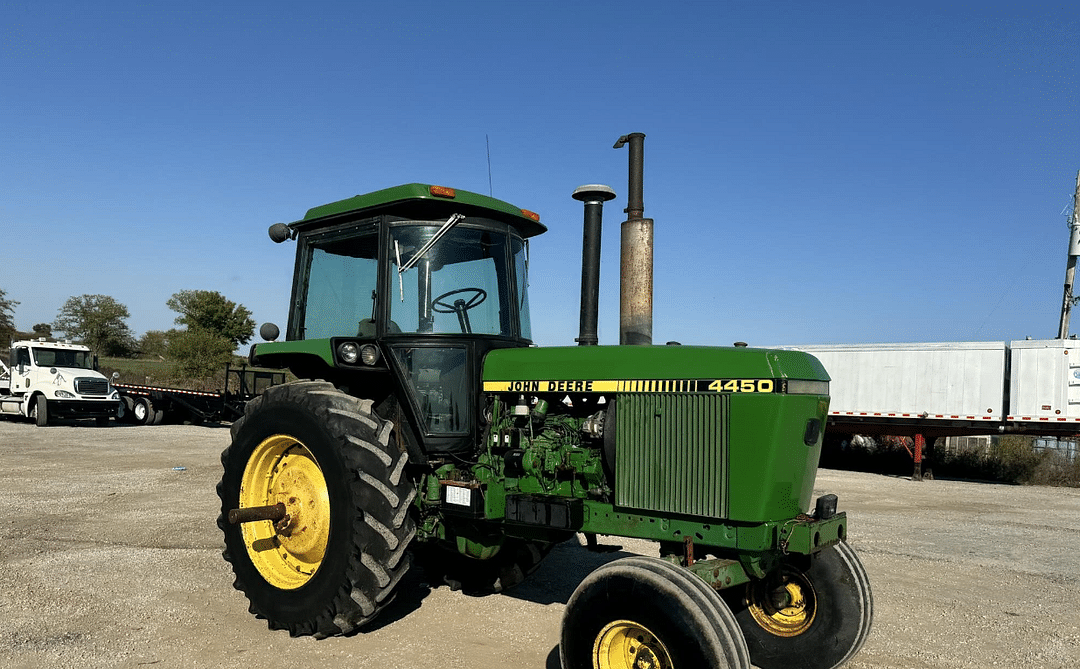 Image of John Deere 4450 Primary image