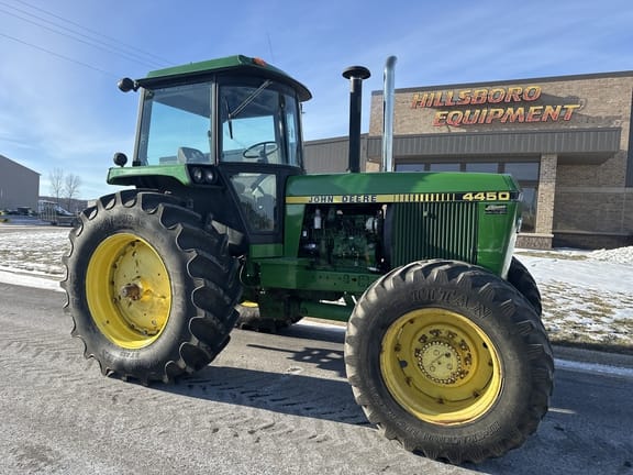 John Deere 4450 Equipment Image0