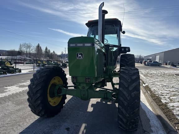 Image of John Deere 4450 equipment image 2