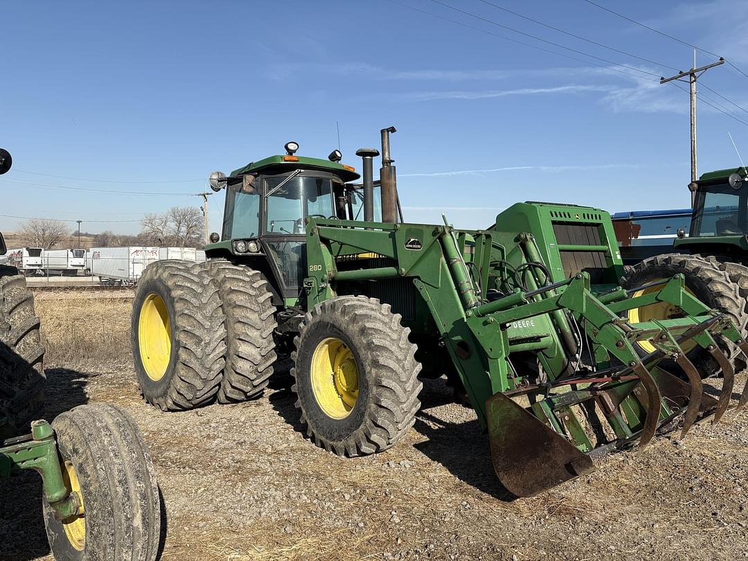 Image of John Deere 4450 Primary image