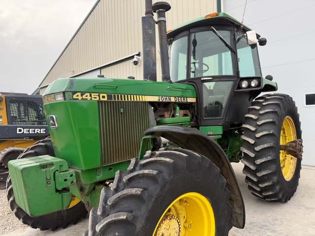 Image of John Deere 4450 equipment image 1