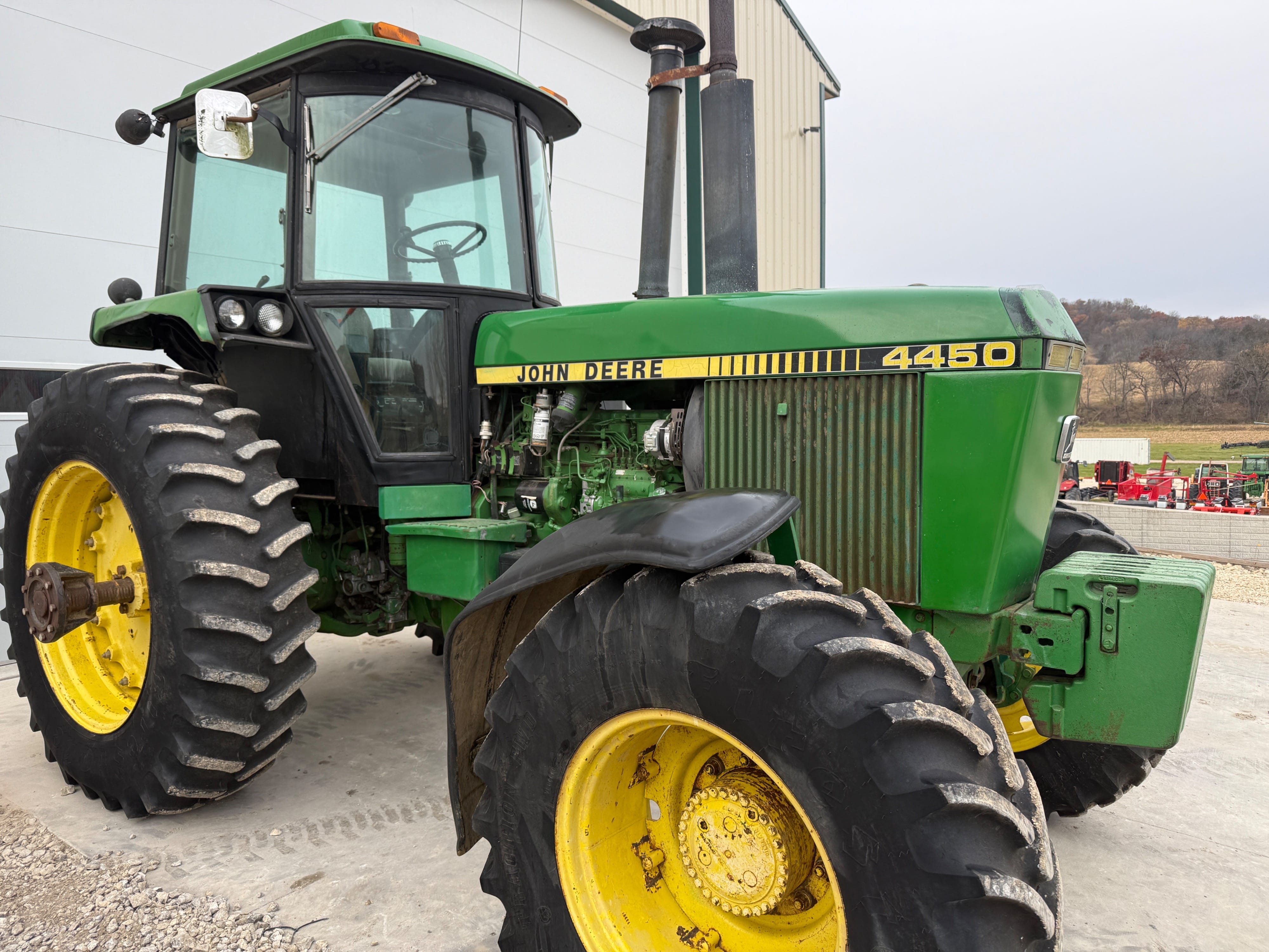 John Deere 4450 Equipment Image0