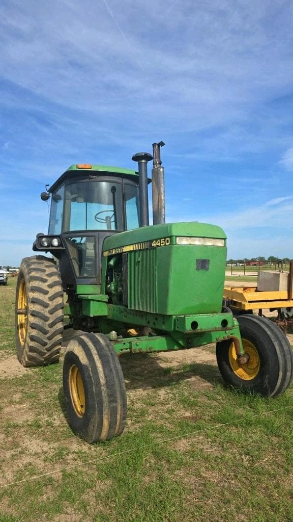 Image of John Deere 4450 equipment image 1