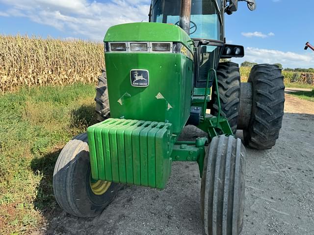 Image of John Deere 4450 equipment image 2