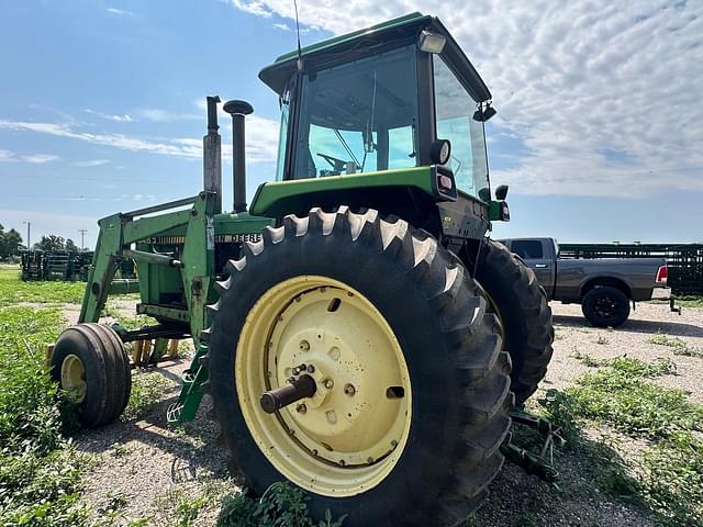 Image of John Deere 4450 equipment image 4