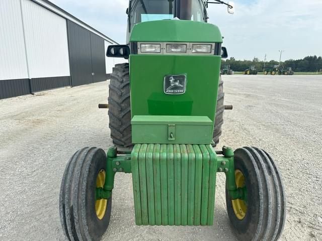 Image of John Deere 4455 equipment image 3