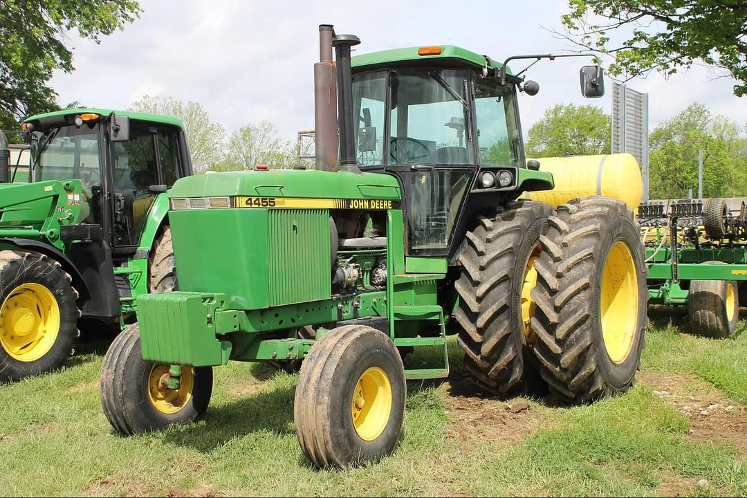 Image of John Deere 4455 Primary image