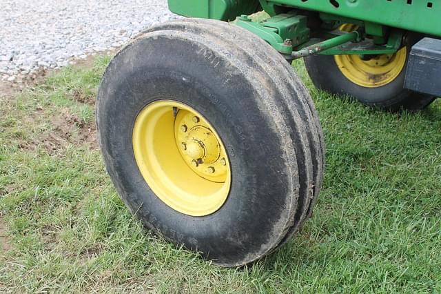 Image of John Deere 4455 equipment image 4