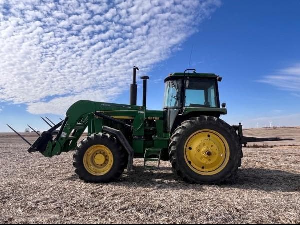 Image of John Deere 4455 equipment image 1