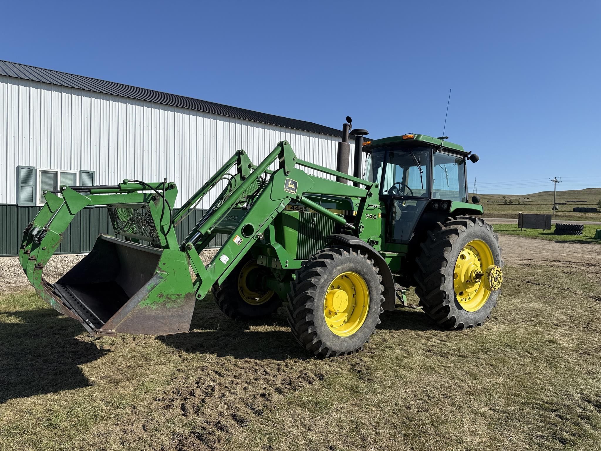 1992 John Deere 4455 Equipment Image0