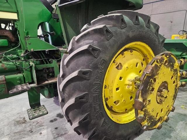 Image of John Deere 4455 equipment image 3