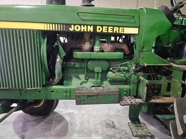 Image of John Deere 4455 equipment image 2