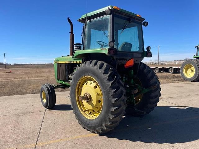 Image of John Deere 4455 equipment image 2