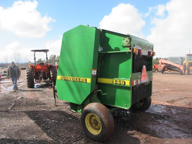 Image of John Deere 446 equipment image 4