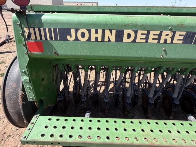 Image of John Deere 450 equipment image 1