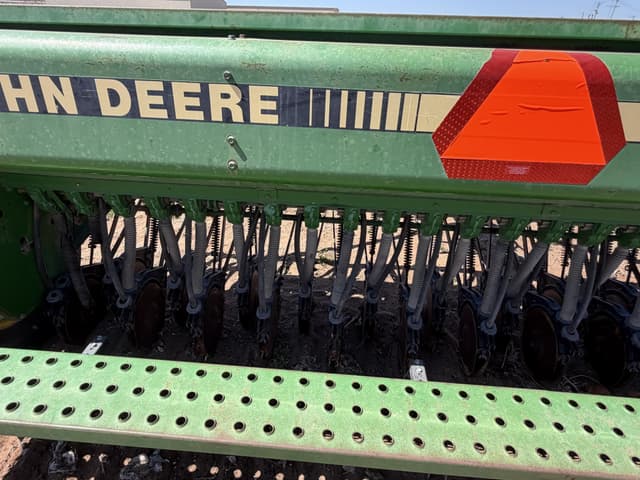 Image of John Deere 450 equipment image 2