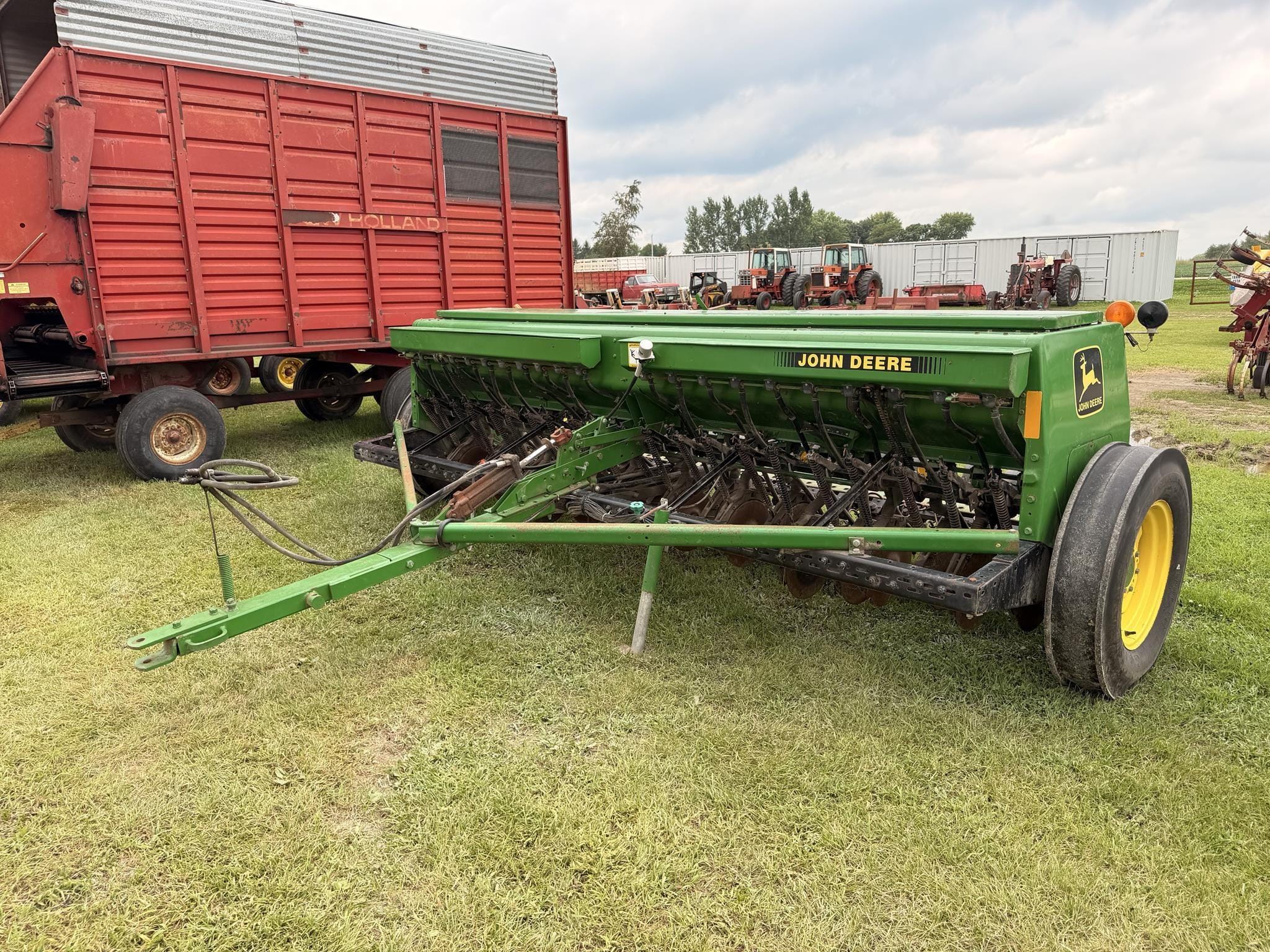 John Deere 450 Equipment Image0