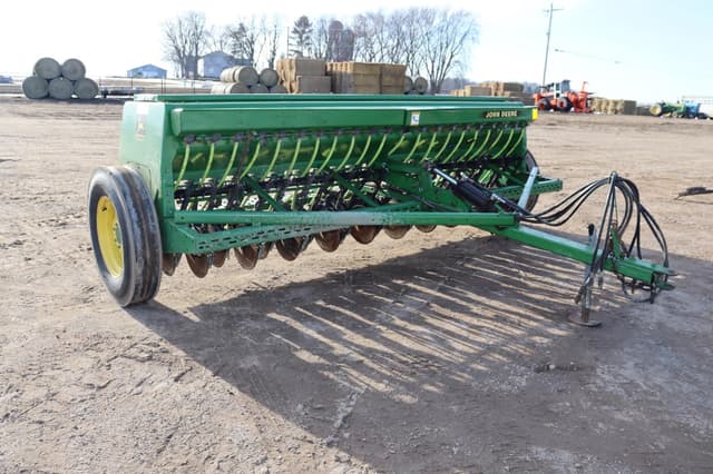 Image of John Deere 450 equipment image 2