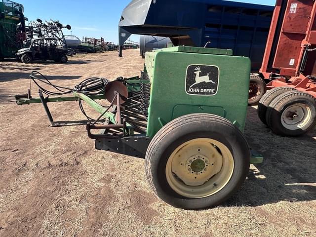 Image of John Deere 450 equipment image 4